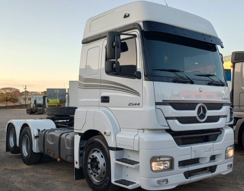 MERCEDES-BENZ AXOR 2544 LEITO TETO ALTO DIESEL AUTOMATICO 2021 MERCEDES-BENZ AXOR 2544 LEITO TETO ALTO DIESEL AUTOMATICO 2021
